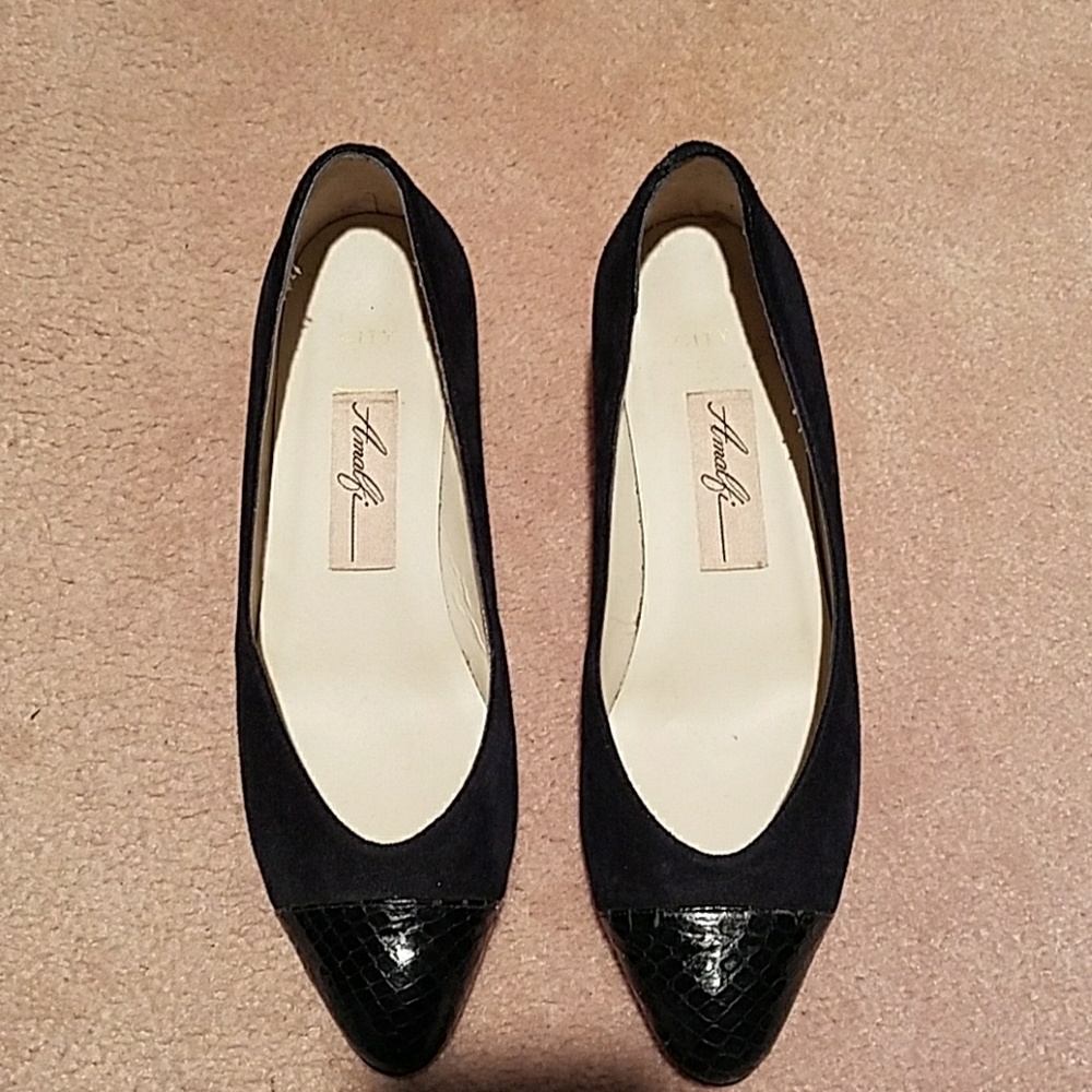 Amalfi navy women's leather shoes. Size 7b